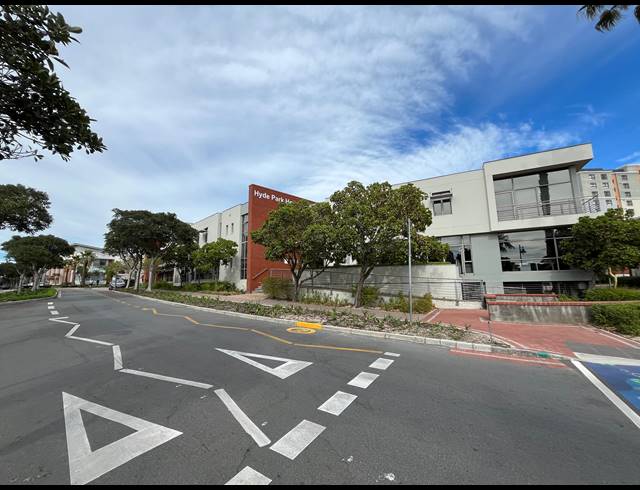 116M² OFFICE TO LET IN CENTURY CITY